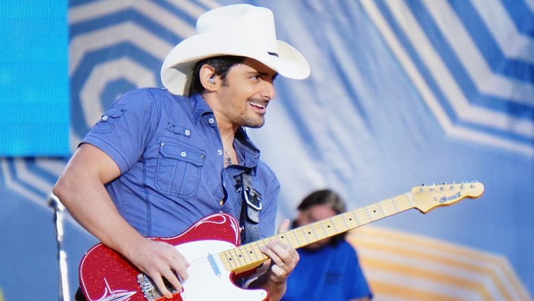 Brad Paisley onstage with Tele