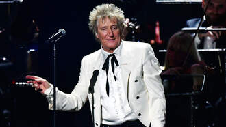 Rod Stewart Sent A Check To Help A Nurse Hospitalized With COVID-19 