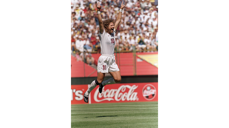 Michelle Akers celebrates