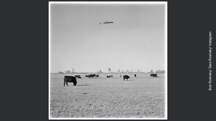 Photographer Produces 'Vintage' UFO Images