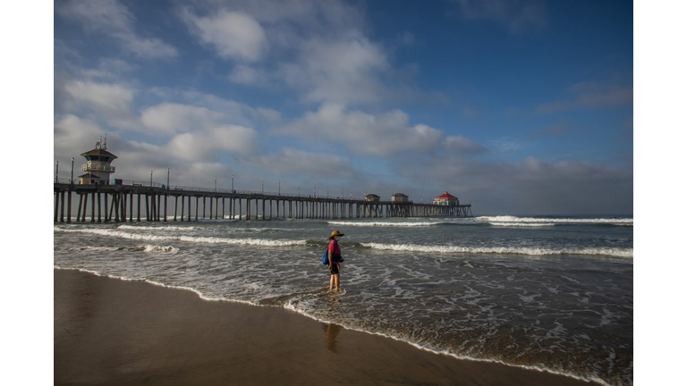 TOPSHOT-US-HEALTH-VIRUS-BEACH