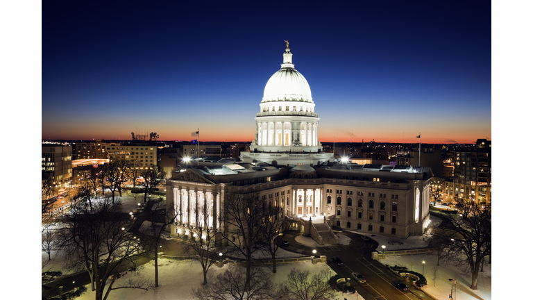 USA, Wisconsin, Madison, State Capitol building at sunset