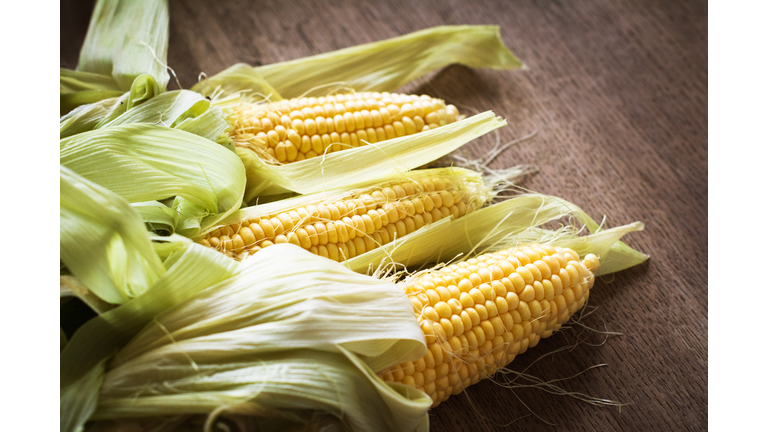 Rustic corn on the cob