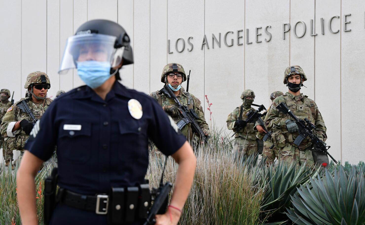 US-POLITICS-POLICE-DEMONSTRATION-UNREST-RACE
