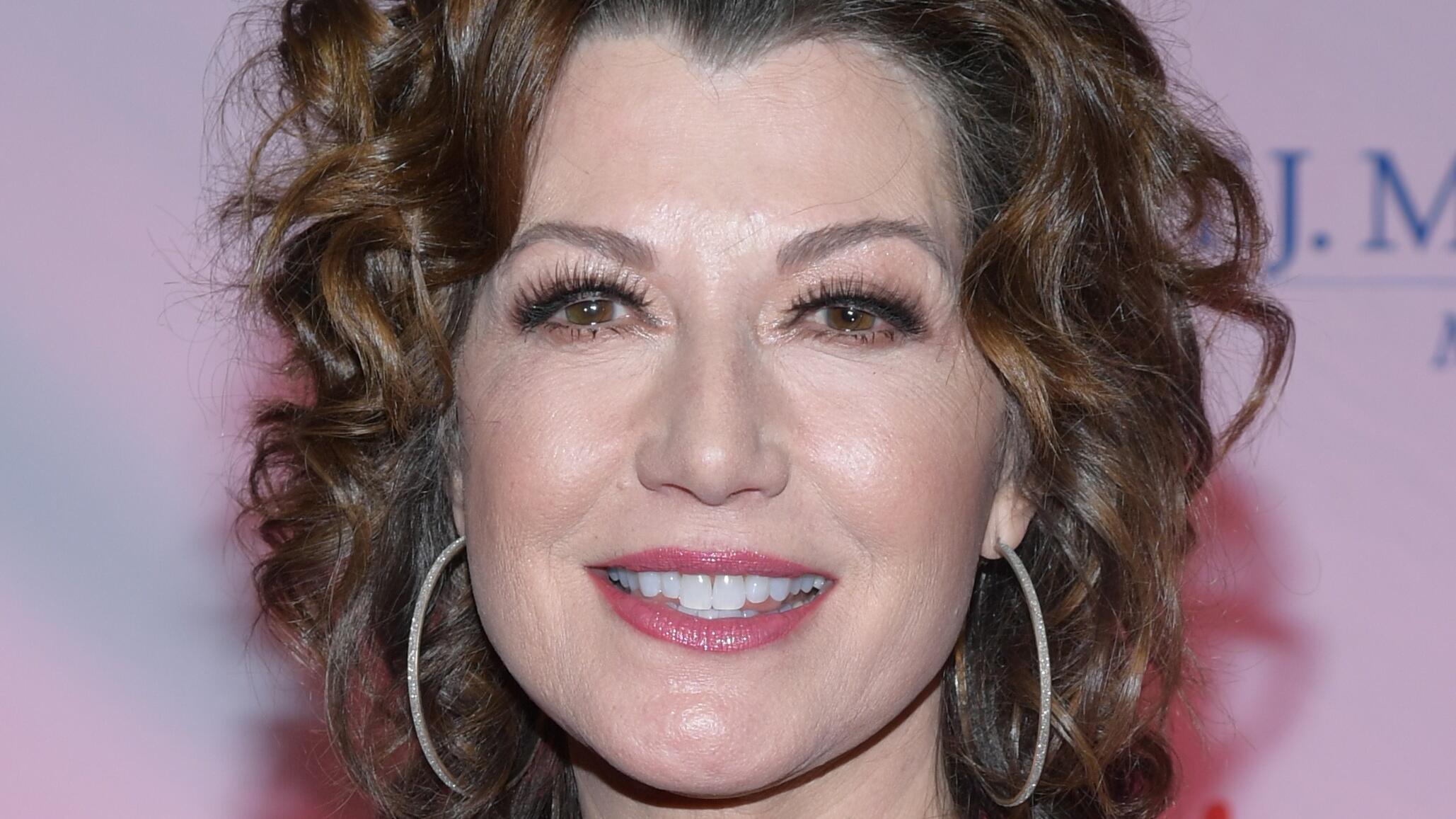 Amy Grant Shows Off Heart Surgery Scars Iheart
