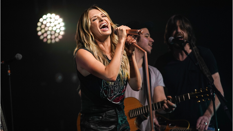 Carly Pearce Tearfully Debuts New Song Dedicated To Late Producer Busbee