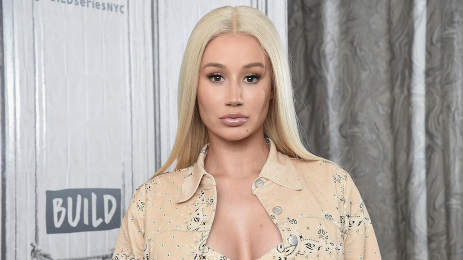 Iggy Azalea Transforms Her Look With New Hair Color | iHeart
