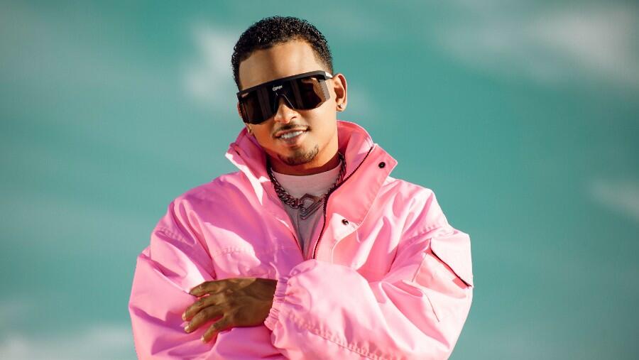 Ozuna Receives Four Guinness World Records Titles