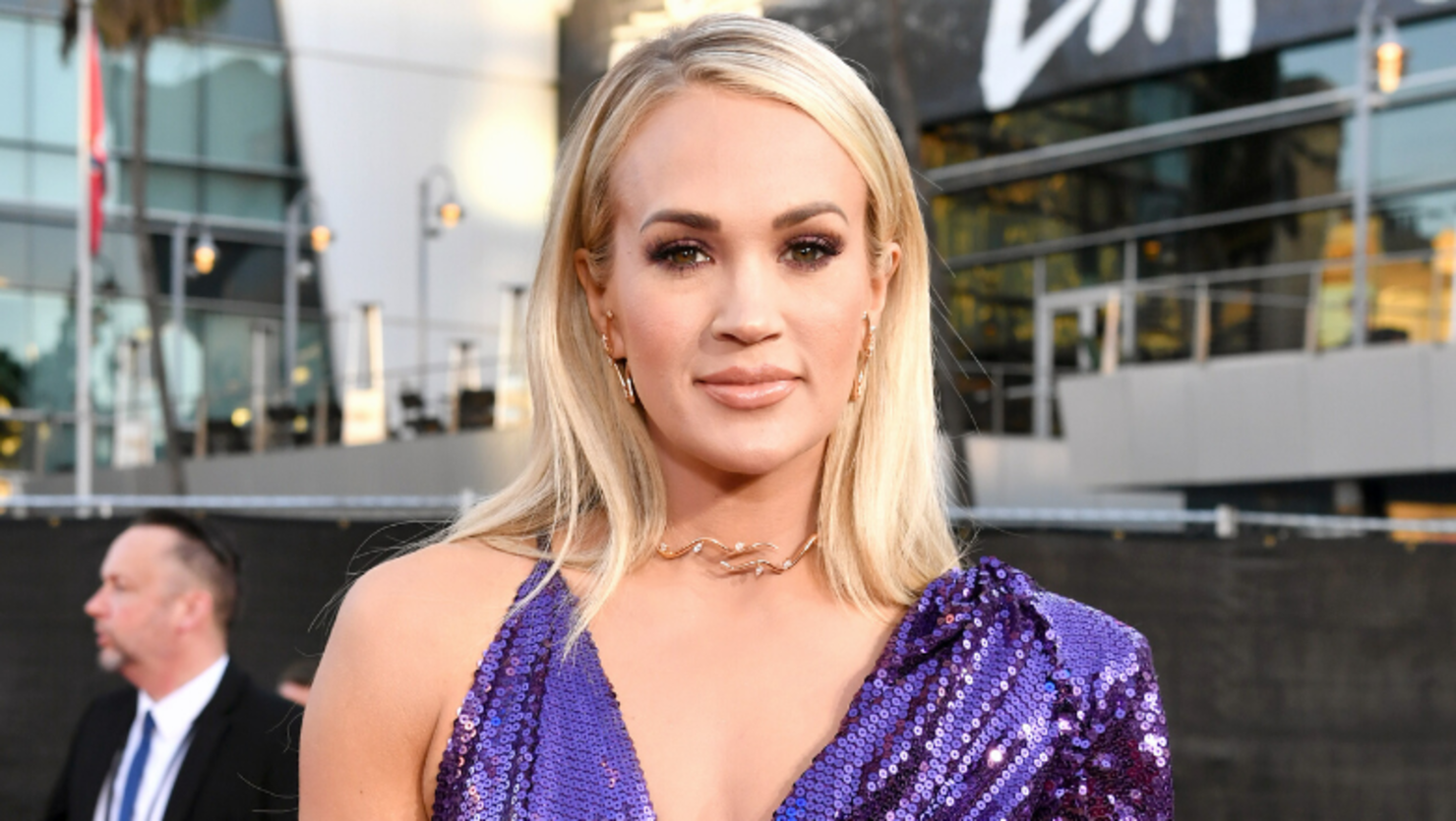 Carrie Underwood Shows Off Killer Summer Body In New Bikini Shot