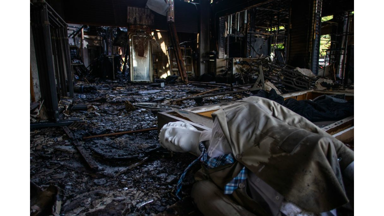 TOPSHOT-US-UNREST-POLICE-RACE-RIOT