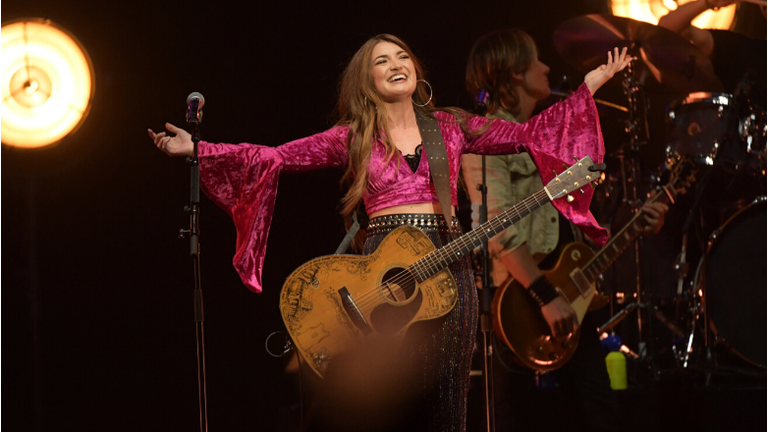 Tenille Townes Plans Virtual Benefit Show With Luke Combs, Dierks Bentley