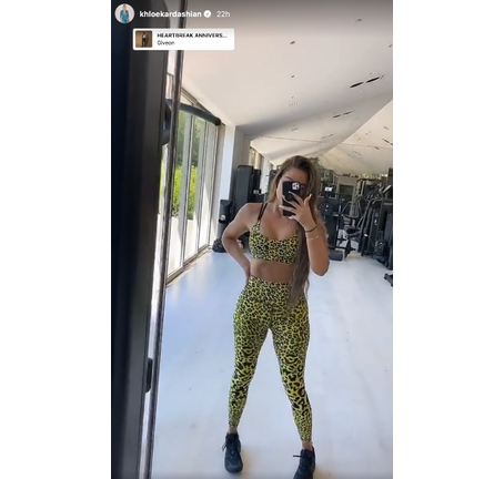 Khloe Kardashian Flaunts Killer Abs In At-Home Workout Selfie