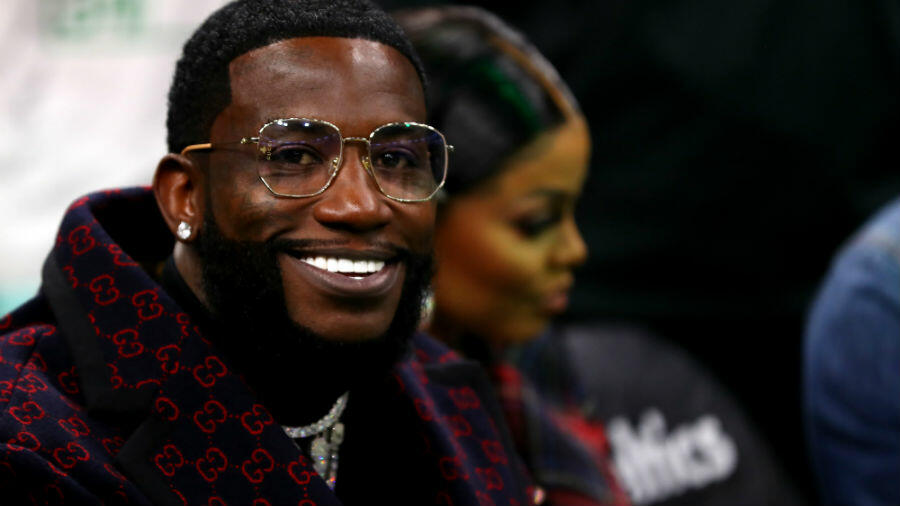 het spoor complicaties Thermisch Gucci Mane Shows Off New $250K Diamond-Encrusted Teeth | iHeart