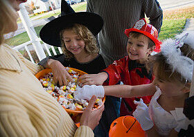 Texas Parents Come Up with "Candy Slide" for Save Trick-Or-Treating
