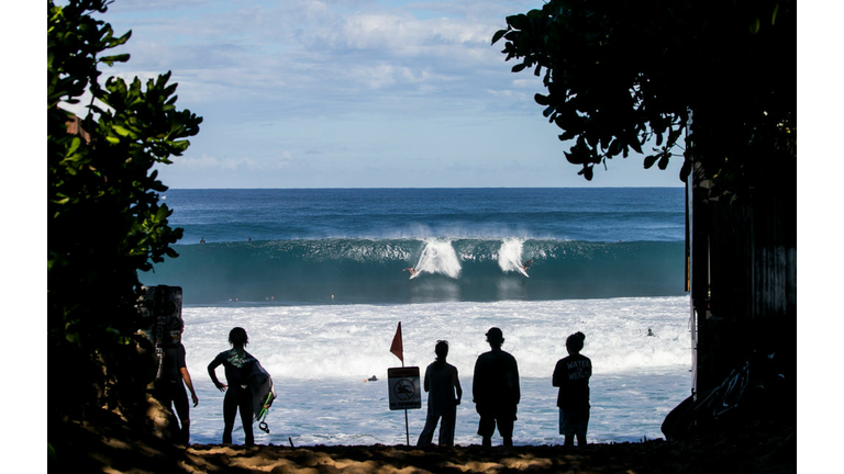 SURF-US-VOLCOM-PIPE-PRO