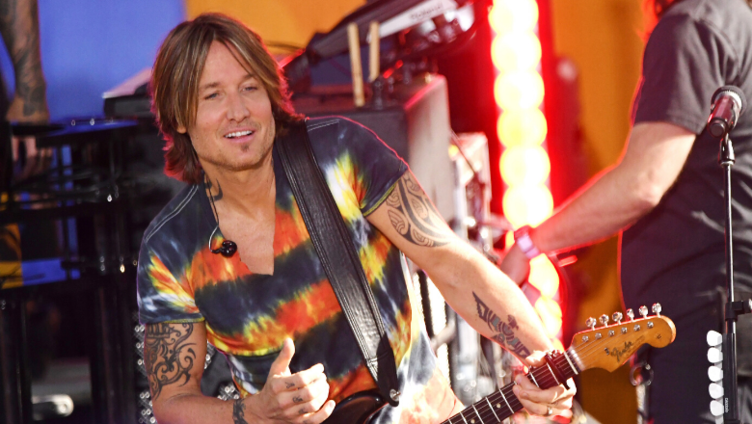 Keith Urban Brings 'Superman' To Life In New Video