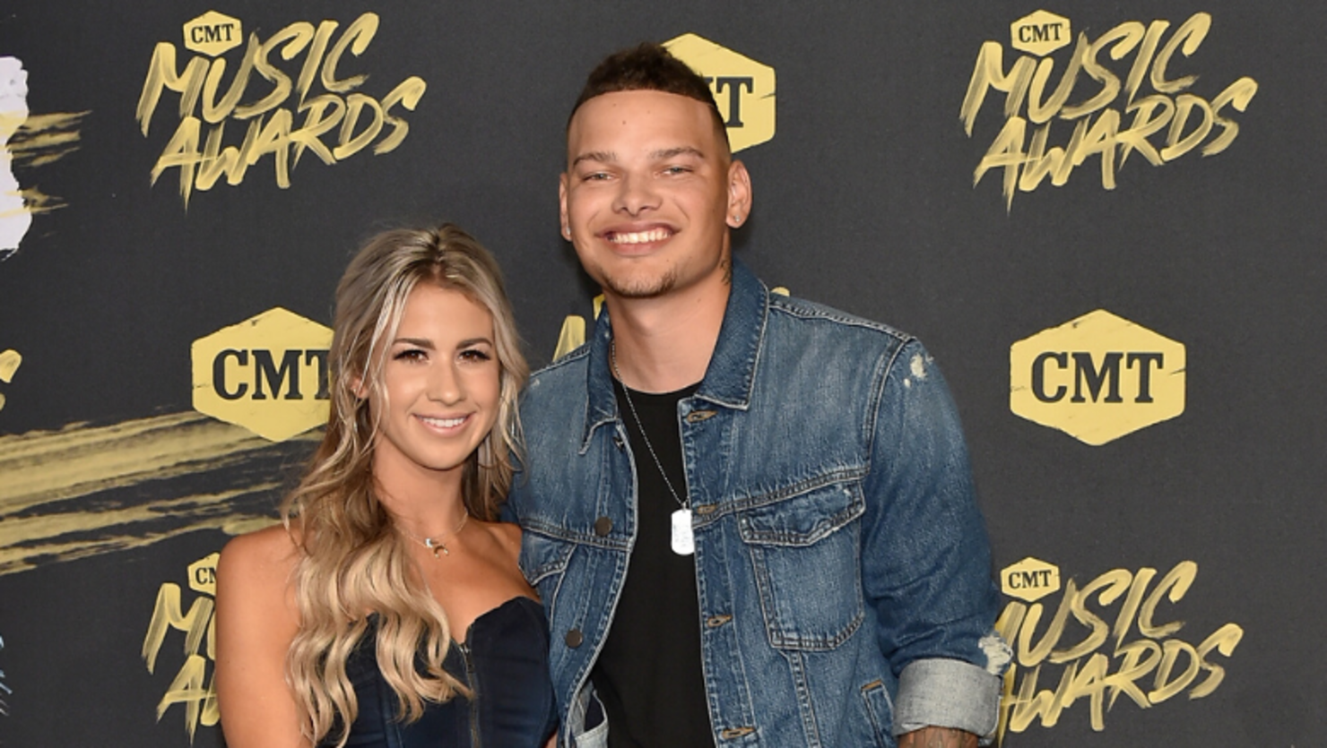 Kane Brown's Wife Shares The Reality Of Taking Family Pictures With A ...