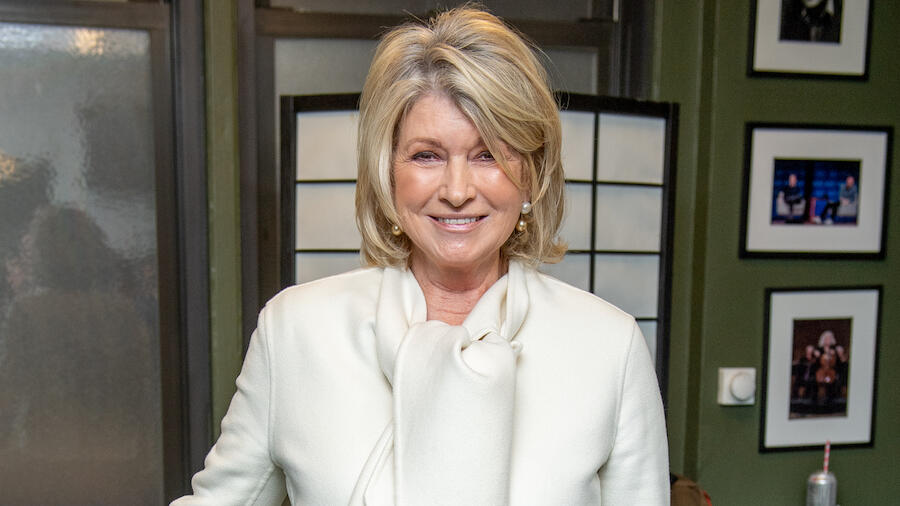 Martha Stewart Looks Absolutely Gorgeous In Sexy Thirst Trap Selfie Iheart