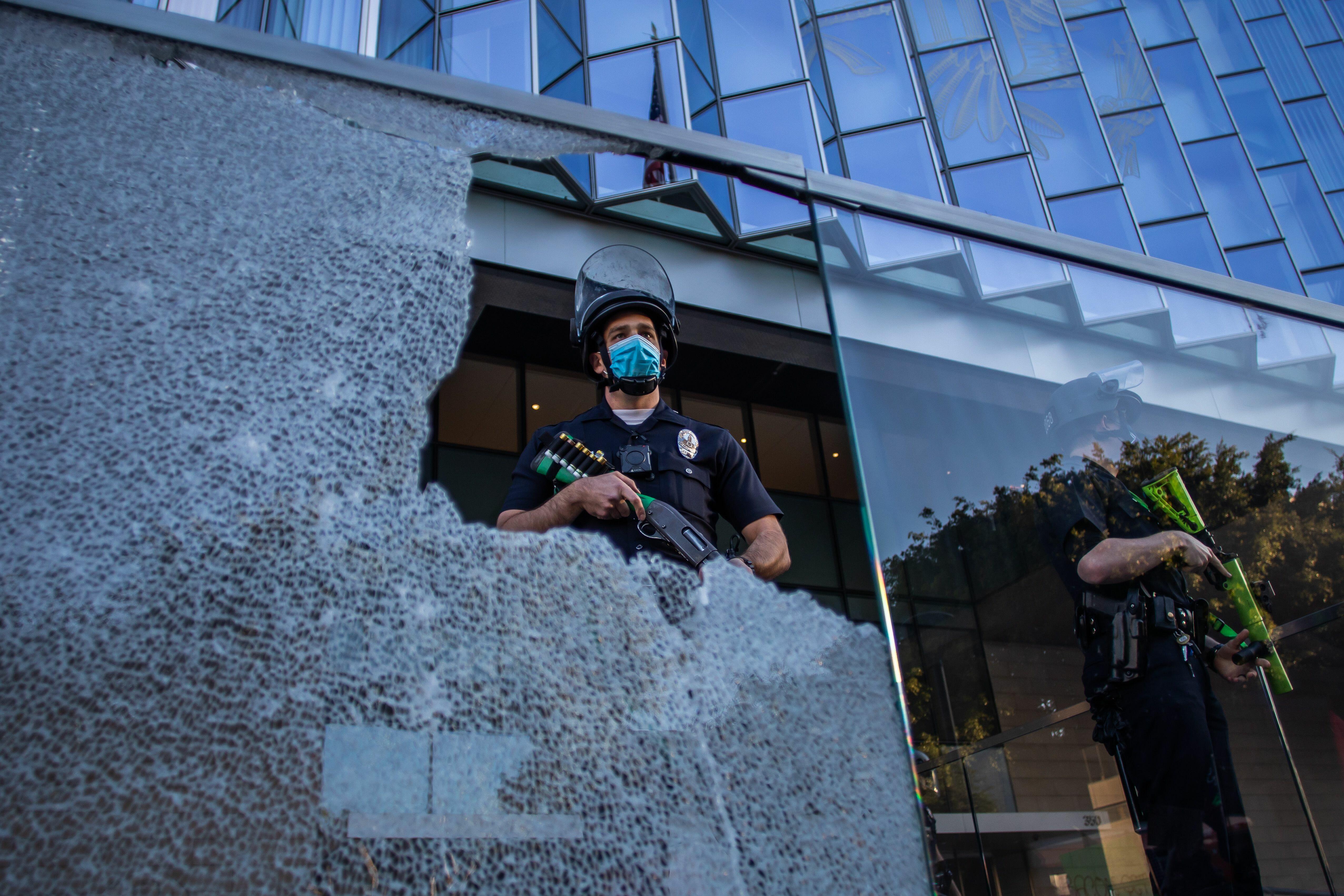 LA Following Portland's Suit Two Federal Buildings Damaged During