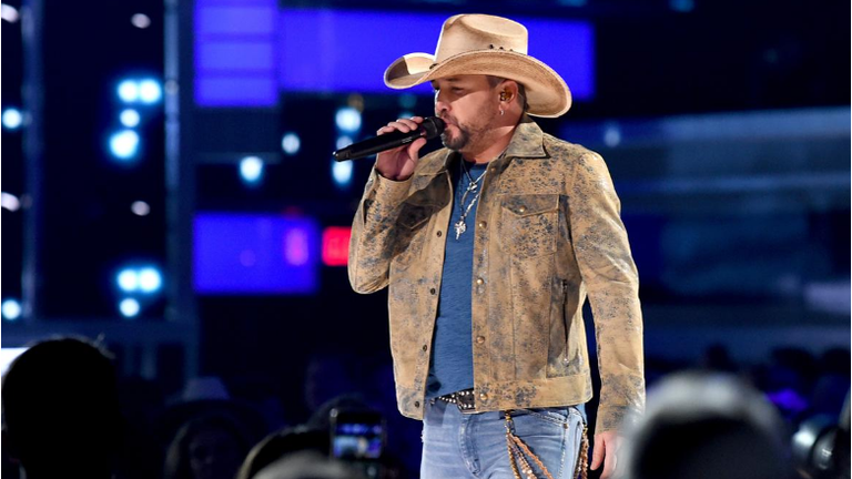 Jason Aldean Performs Romantic Single 'Got What I Got' On 'Late Night'