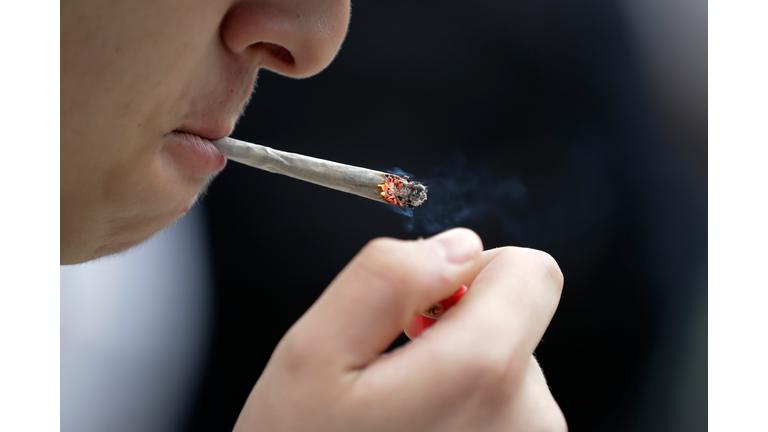 FRANCE-DEMO-DRUG-CANNABIS