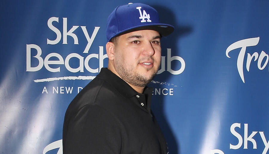 Rob Kardashian Shows Off Weight Loss In Shirtless Poolside Selfie Iheart