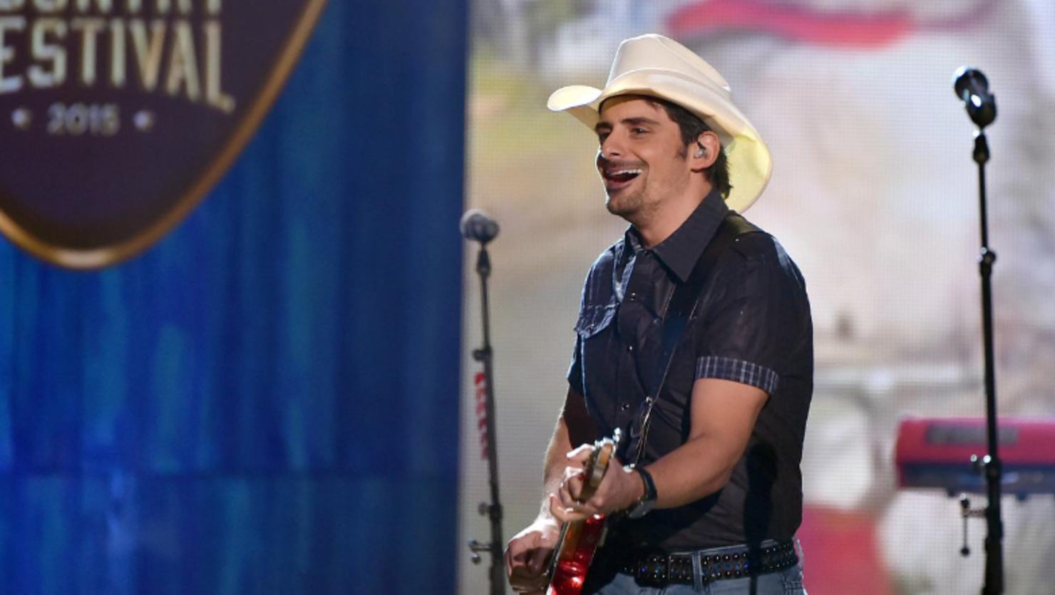 Brad Paisley Helps A Soldier He Met In Afghanistan Surprise His Wife