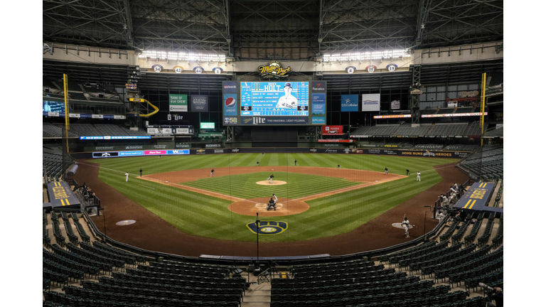 Chicago White Sox v Milwaukee Brewers