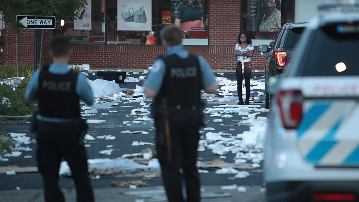 Police Shooting Leads To Widespread Looting And Violence In Chicago