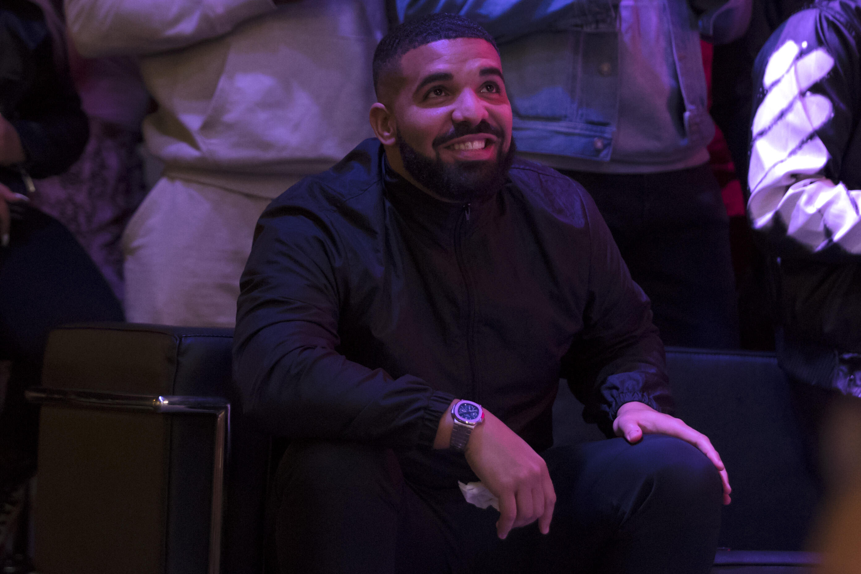 The Unexpected Twist: Drake Girlfriend Meme Controversy - 5wt83jj