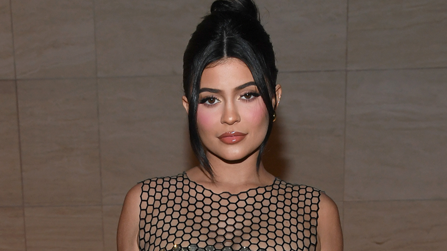 Kylie Jenner Broke California's Non-Essential Travel Ban For Birthday ...