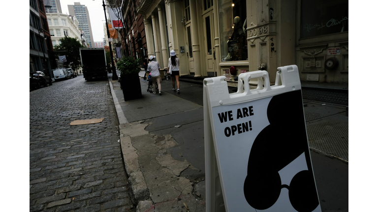 Chain Retailers And Restaurants Close Manhattan Locations As Pandemic Hurts City Especially Hard