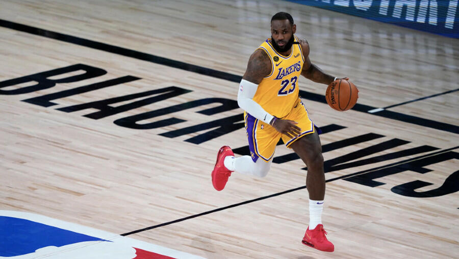 Lakers: LeBron James's Game-Worn High School Shoes Could Be Sold