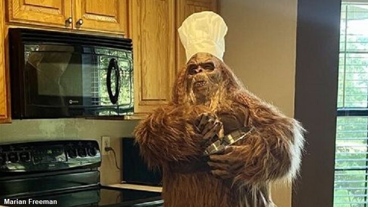 Bigfoot Enlisted to Sell Home in Texas