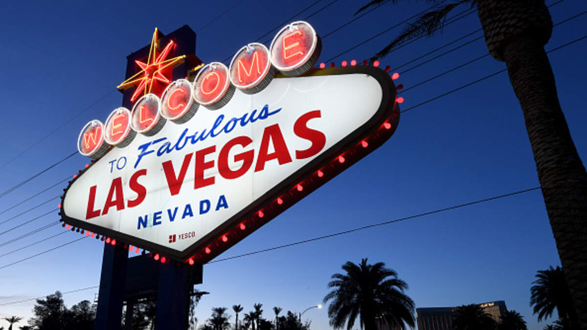 New gateway arch is taking shape on the Las Vegas Strip