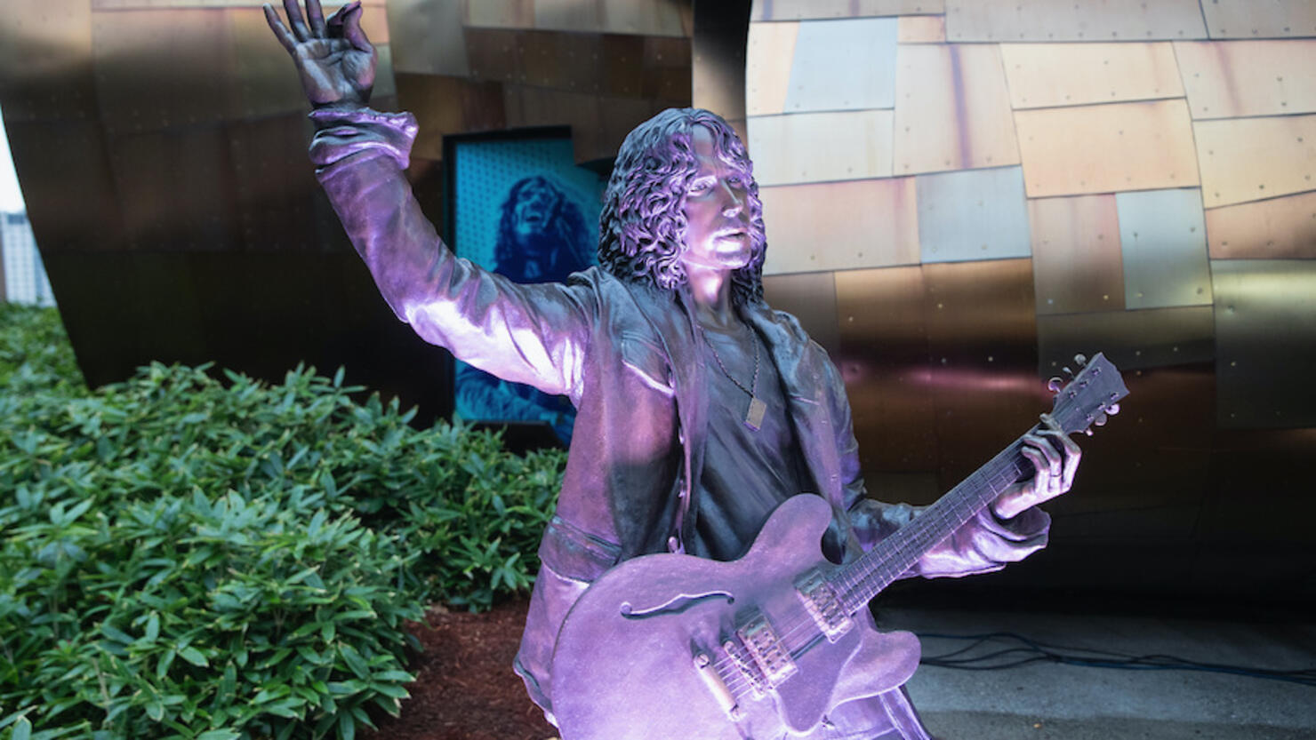 Chris Cornell Commemorated With Statue In Seattle