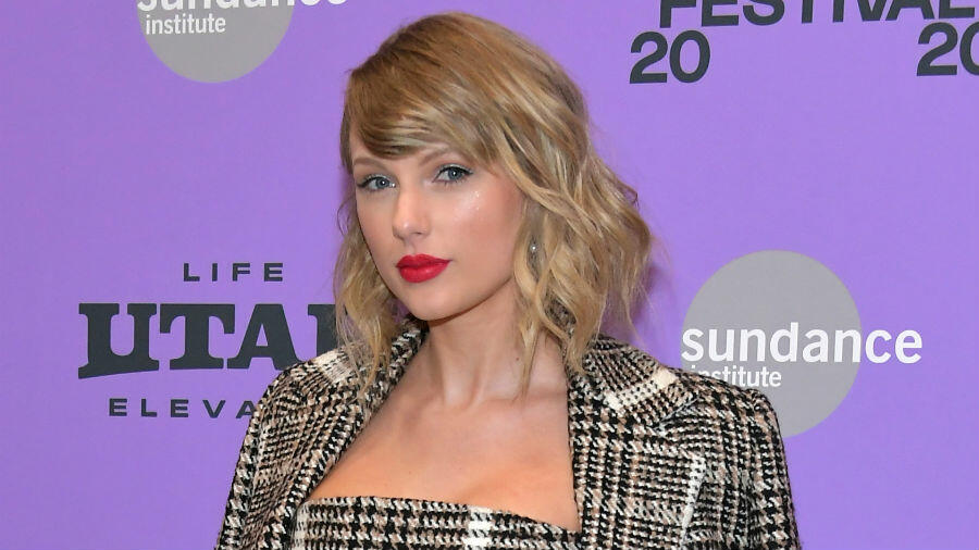 Taylor Swift Addresses Rumors Of Yet Another New Album Called 'Woodvale ...