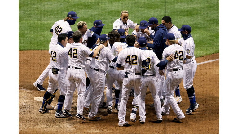 Pittsburgh Pirates v Milwaukee Brewers