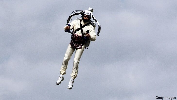 Video: Pilots Report Seeing 'Guy in Jetpack' Flying Near LAX