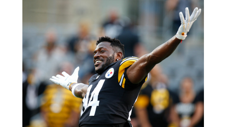 Sports: Antonio Brown Hooked Up With Porn Star Teanna Trump on Only Fans, 94.5 The Buzz