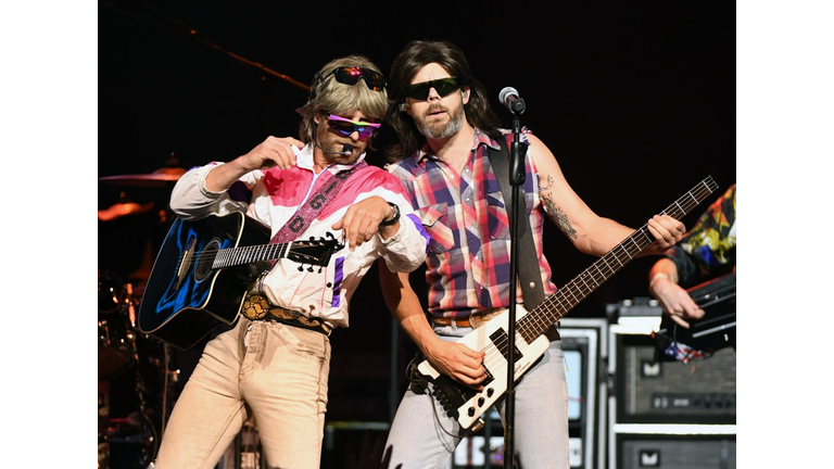 Dierks Bentley With Hot Country Knights