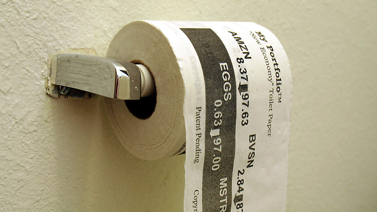 Science Confirms There Is A Right Answer In The How To Hang Toilet Paper