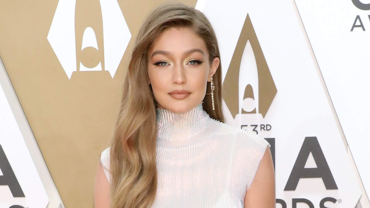 Gigi Hadid Flashes Abs in Stunning Post-Baby Bod Pics