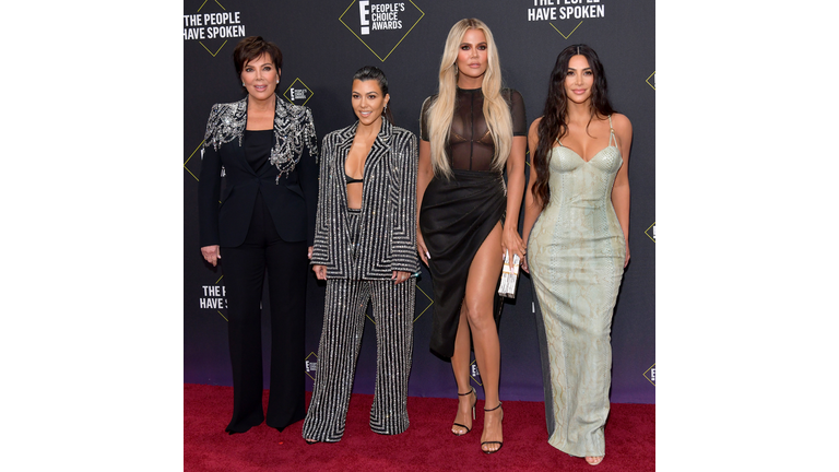 2019 E! People's Choice Awards - Social Crops