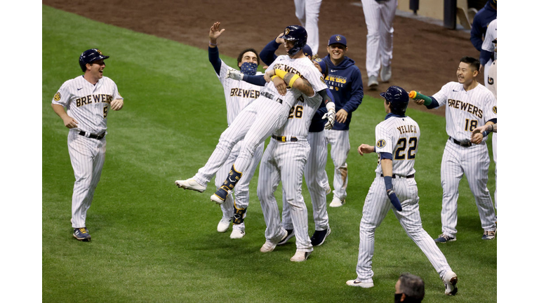 Chicago Cubs v Milwaukee Brewers