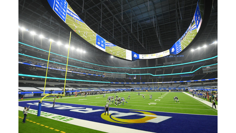 Dallas Cowboys v Los Angeles Rams