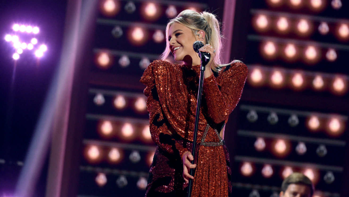 Kelsea Ballerini Performs New Version Of 'Hole In The Bottle' At ACM Awards