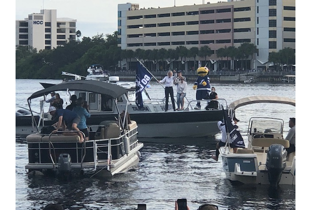 Mayor Jane Castor and Thunderbug leading the boat parade!