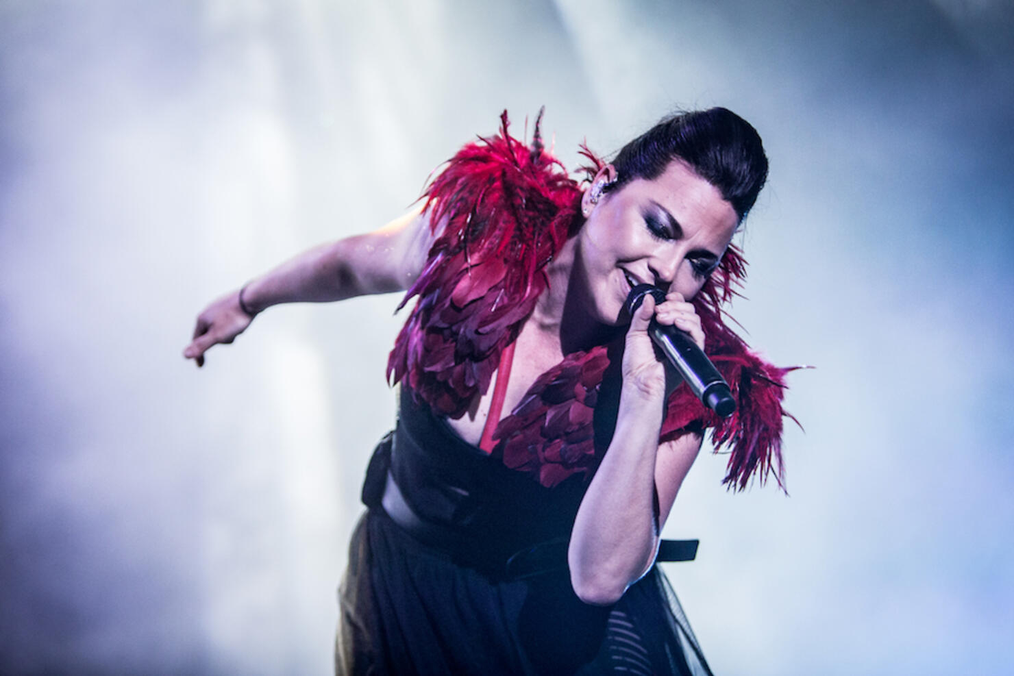 Evanescences Amy Lee Talks Voting Nobody Can Speak For You But You 