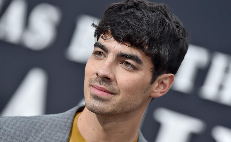 Joe Jonas' Bold New Look: Blue Hair - wide 7